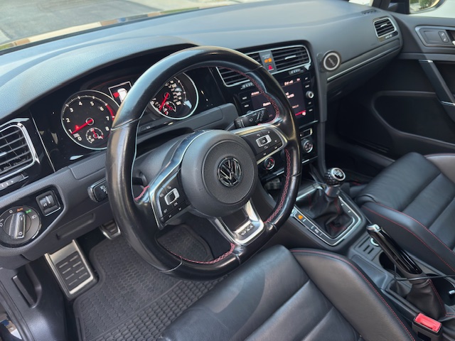 Used 2018 Volkswagen GTI SE w/ SE Leather Package FWD image 12