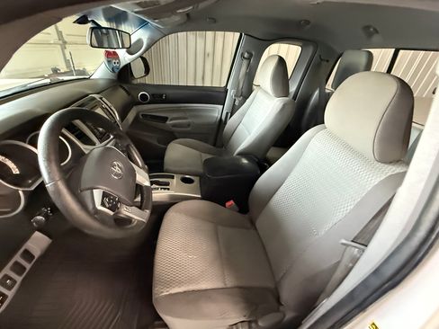 Used 2015 Toyota Tacoma PreRunner image 11