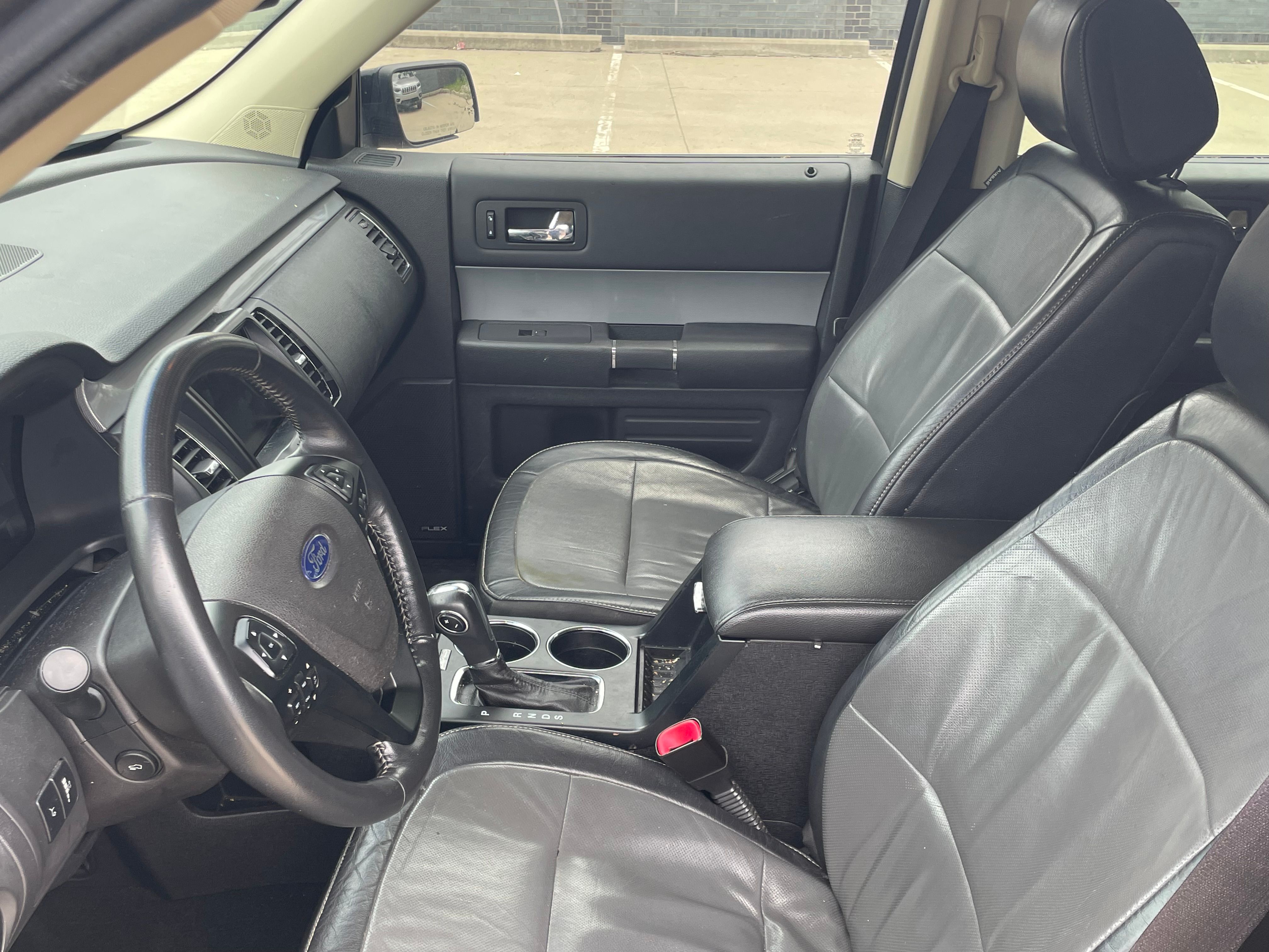 Used 2013 Ford Flex SEL FWD image 2