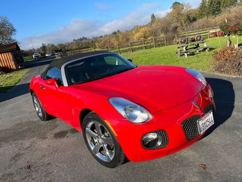 Used 2008 Pontiac Solstice GXP w/ Premium Package image 10
