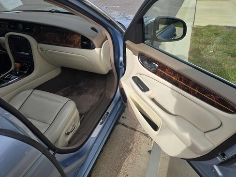 Used 2008 Jaguar XJ8 L image 5