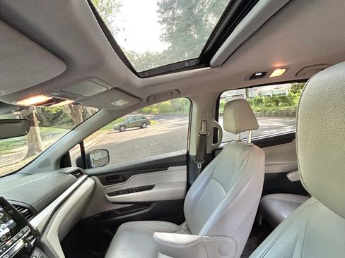 Used 2021 Honda Odyssey EX-L image 12