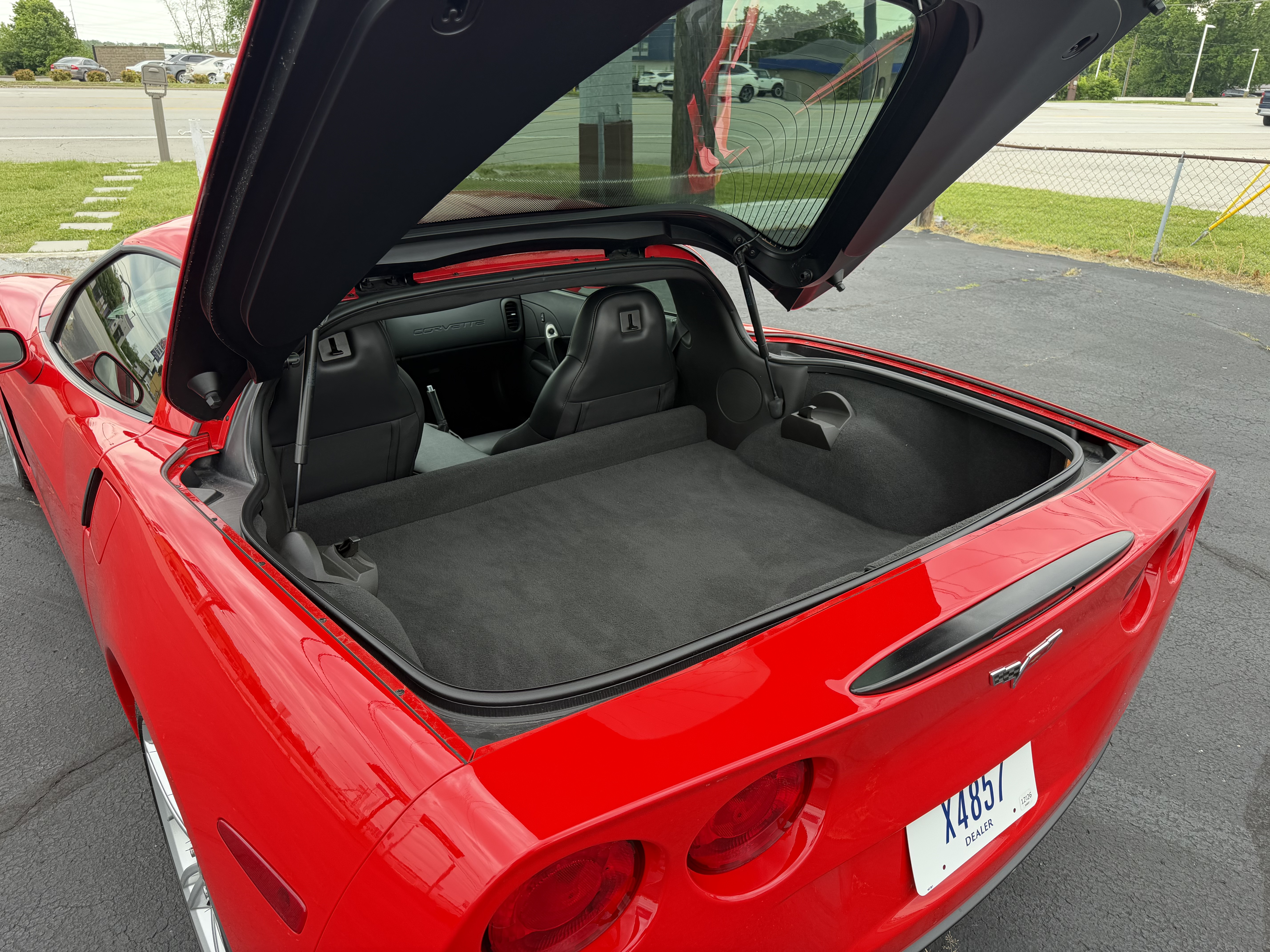 Used 2010 Chevrolet Corvette Coupe w/ 1LT RWD image 11