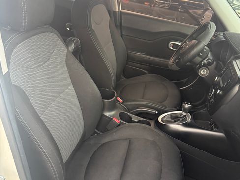Used 2017 Kia Soul + FWD image 8