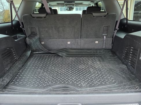 Used 2016 Chevrolet Suburban LT image 8