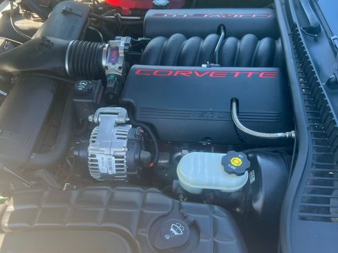 Used 2004 Chevrolet Corvette Convertible w/ Preferred Equipment Group image 11