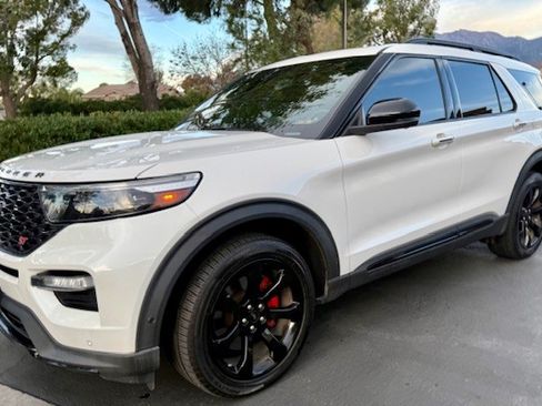 Used 2022 Ford Explorer ST w/ Equipment Group 401A image 2