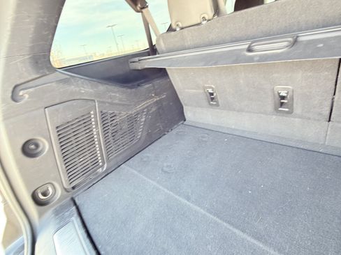 Used 2021 Chevrolet Suburban Premier image 21