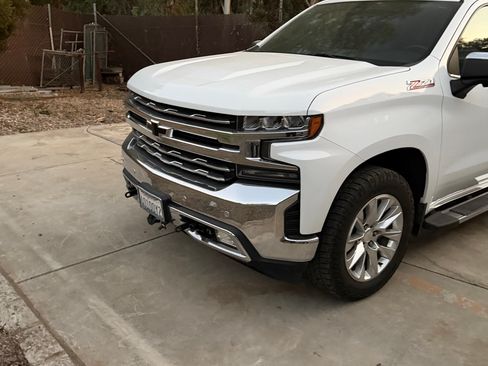 Used 2020 Chevrolet Silverado 1500 LTZ image 2