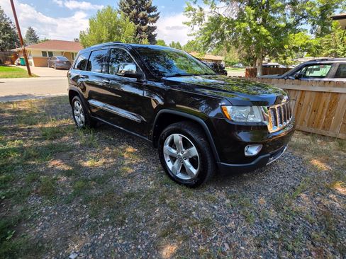 Used 2012 Jeep Grand Cherokee Overland Summit image 2
