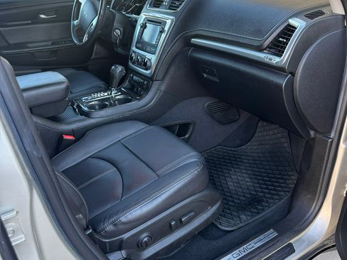 Used 2017 GMC Acadia Limited SLT image 6