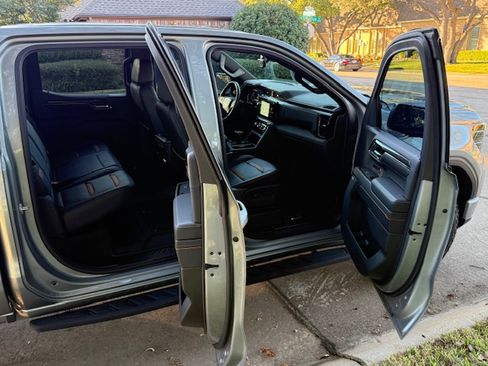 Used 2024 GMC Sierra 1500 AT4 w/ Technology Package image 17