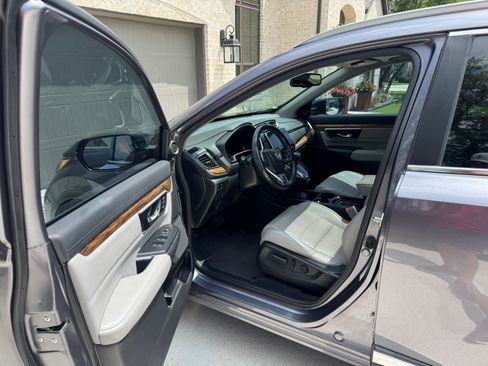 Used 2017 Honda CR-V Touring image 10