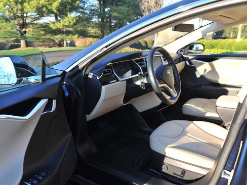 Used 2014 Tesla Model S image 10