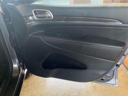 Used 2015 Jeep Grand Cherokee Overland image 15