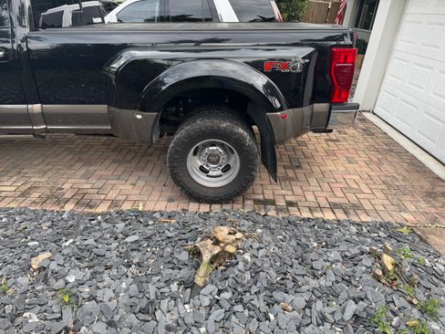 Used 2020 Ford F350 King Ranch w/ King Ranch Ultimate Package image 2