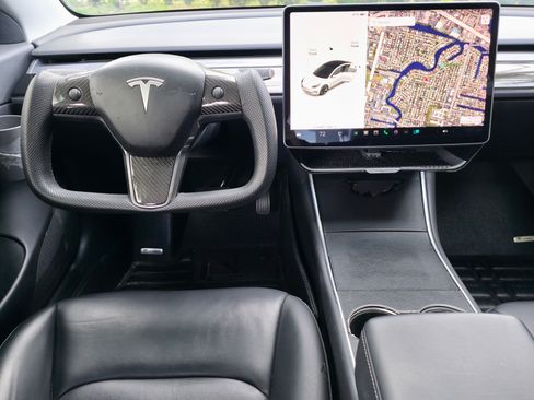 Used 2018 Tesla Model 3 Long Range image 15