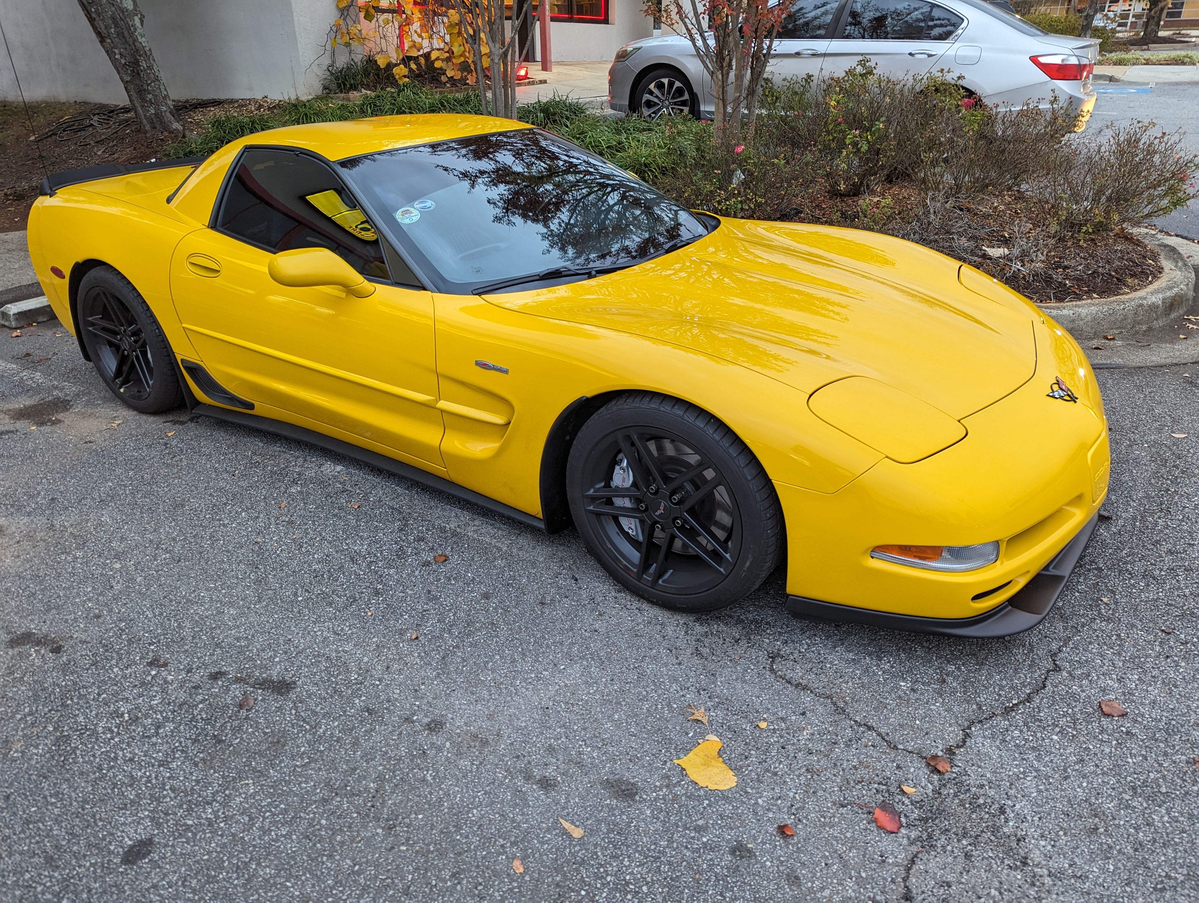 Used 2004 Chevrolet Corvette Z06 w/ Memory Package RWD image 1