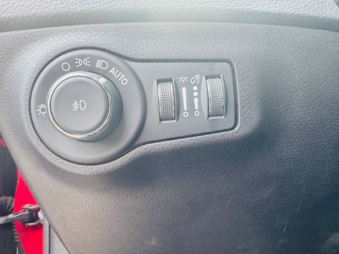 Used 2019 Jeep Compass Limited AWD/4WD image 16