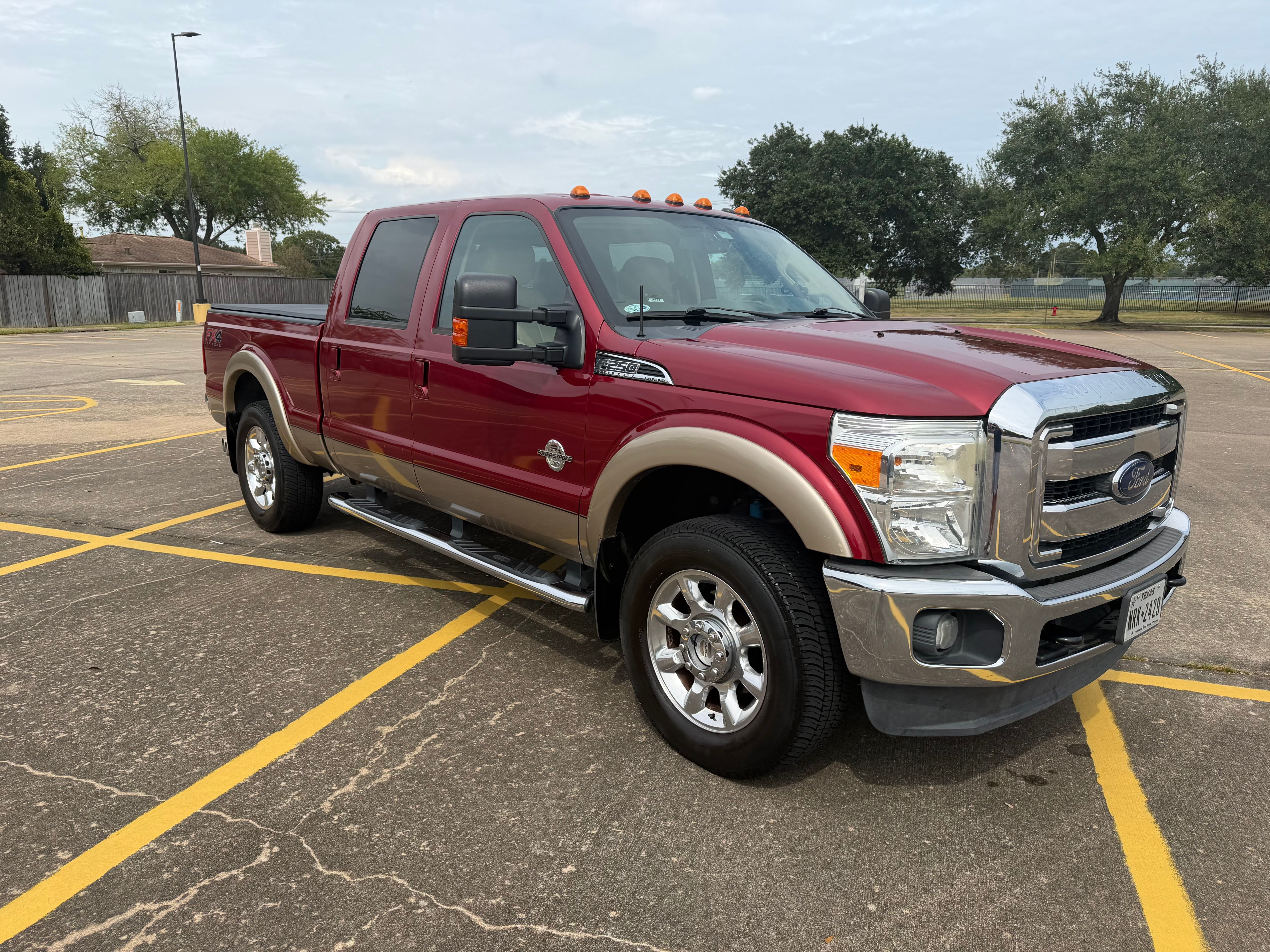 Used 2014 Ford F250 Lariat w/ Lariat Interior Package AWD/4WD image 4