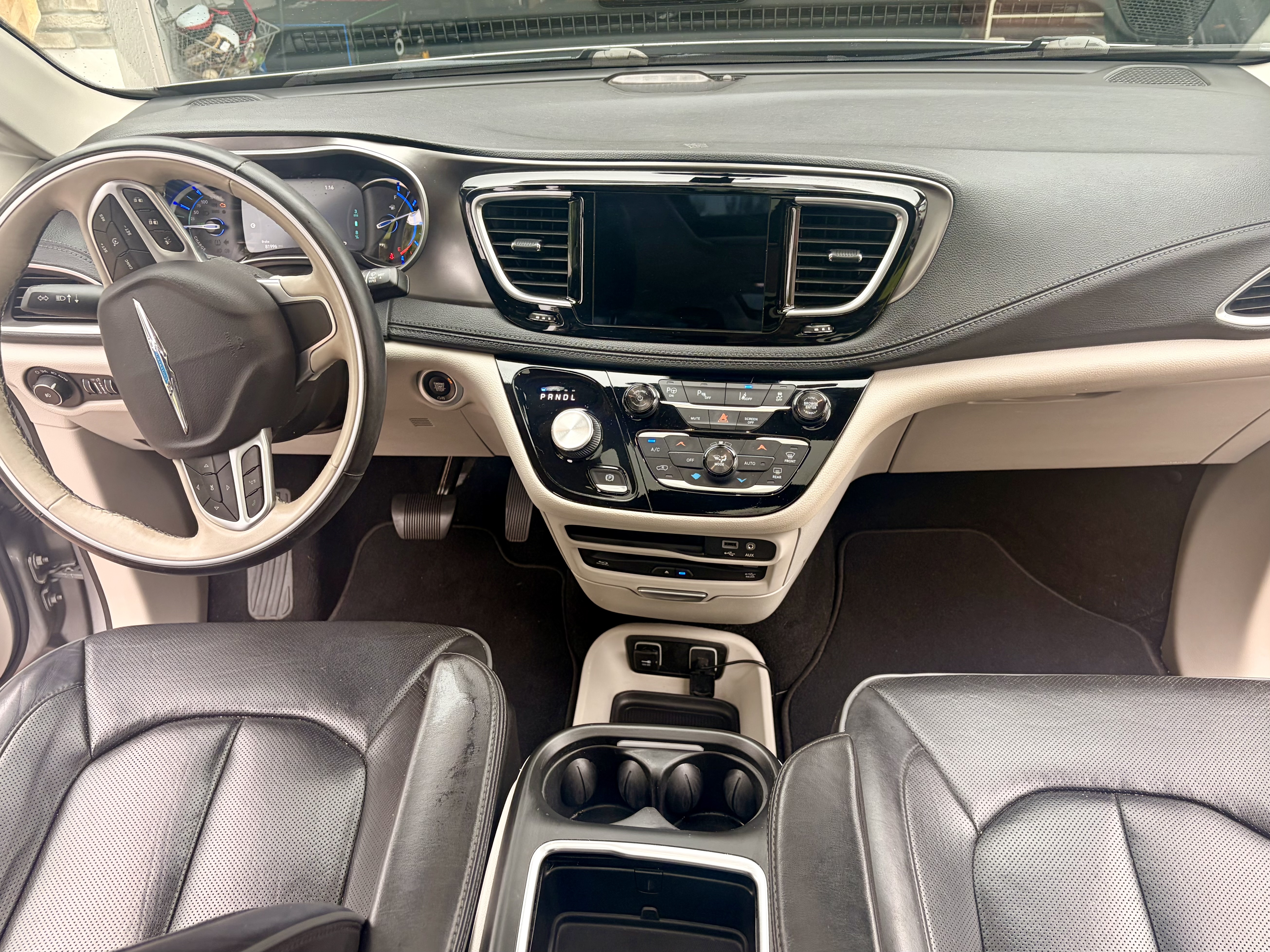 Used 2018 Chrysler Pacifica Limited w/ Advanced Safetytec Group FWD image 12