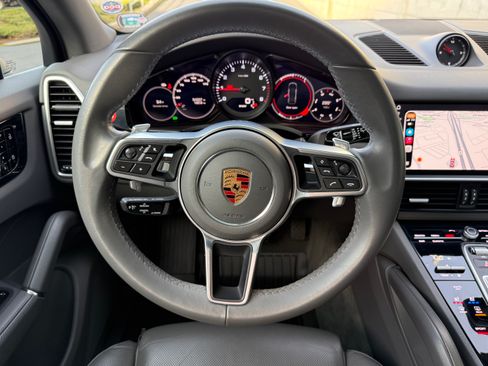 Used 2019 Porsche Cayenne image 17
