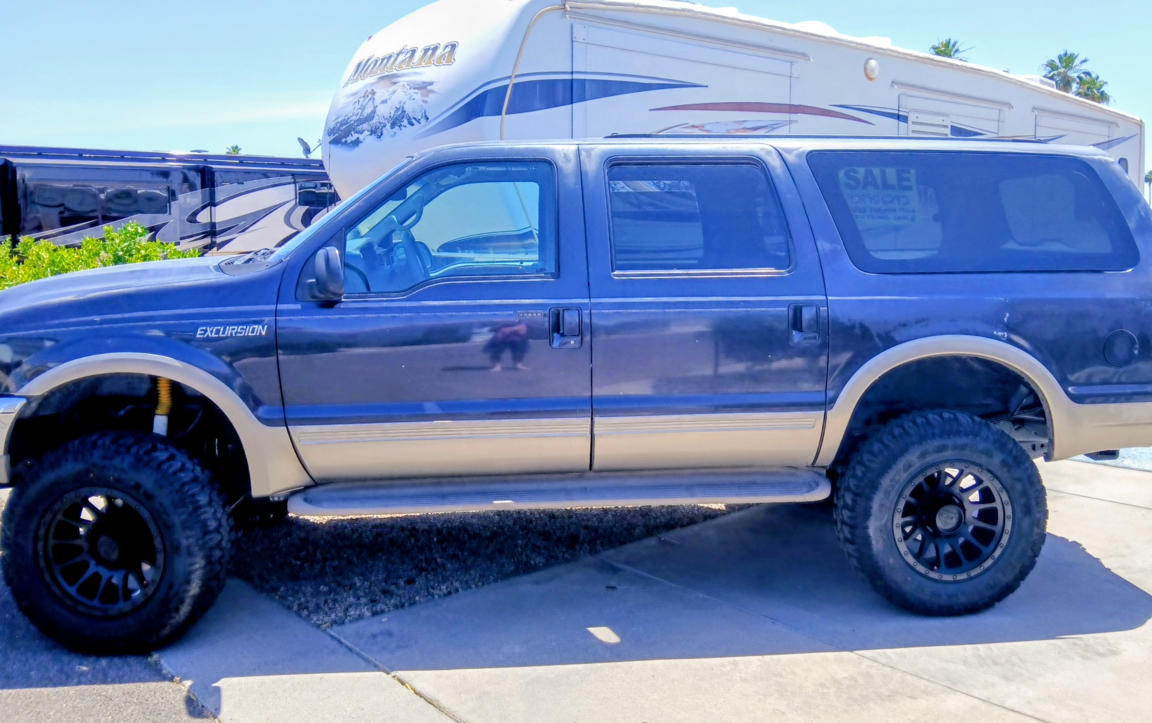Used 2000 Ford Excursion Limited AWD/4WD image 9