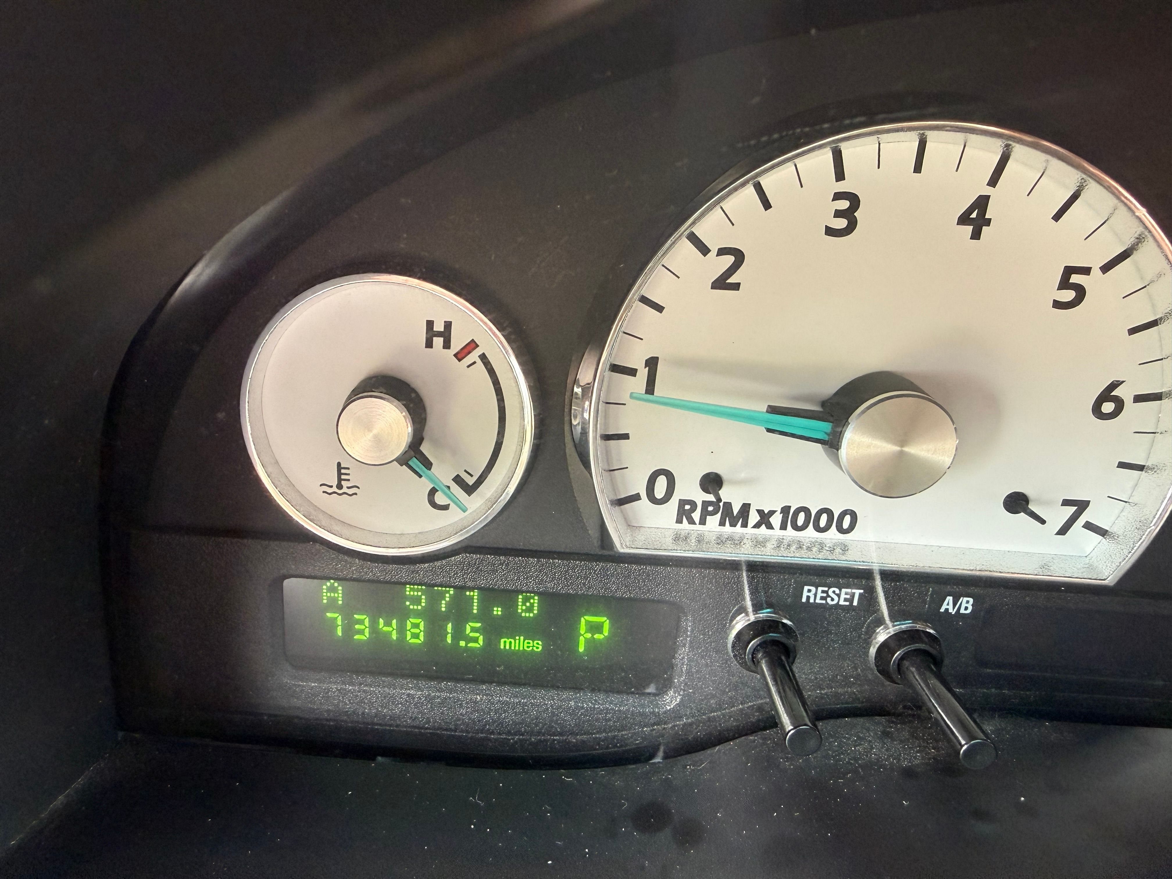 Used 2005 Ford Thunderbird RWD image 16