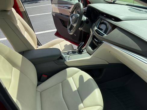 Used 2021 Cadillac XT5 Premium Luxury FWD image 10