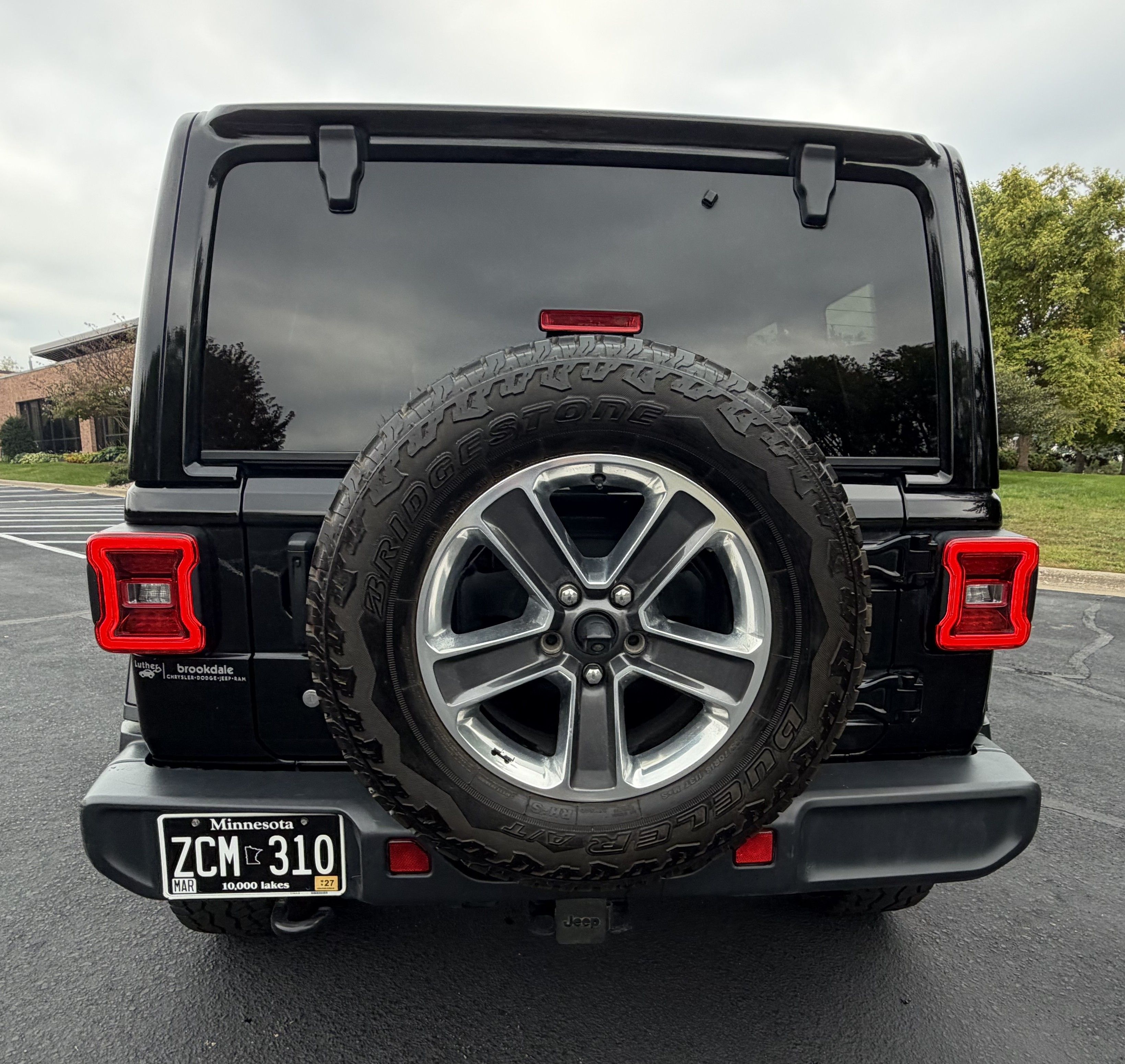 Used 2020 Jeep Wrangler Unlimited Sahara AWD/4WD image 19