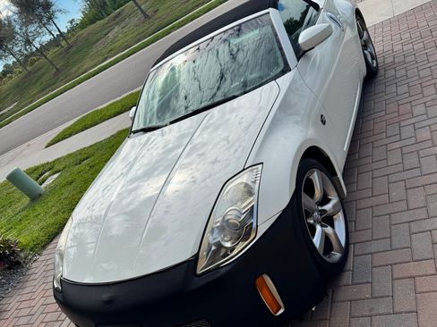 Used 2006 Nissan 350Z Touring image 16