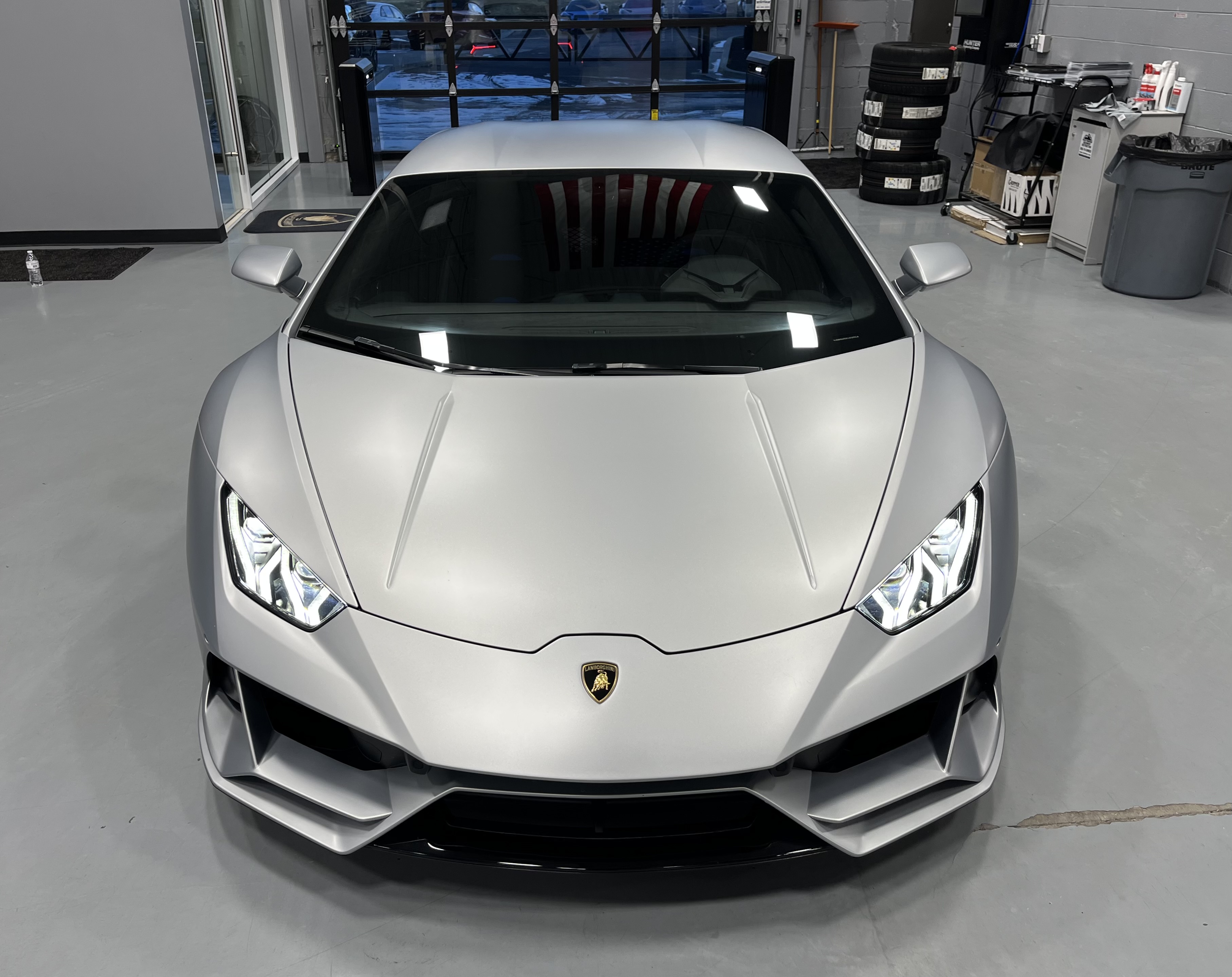 Used 2020 Lamborghini Huracan EVO AWD/4WD image 2