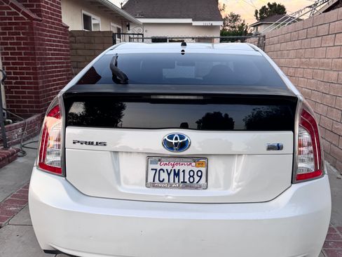 Used 2013 Toyota Prius Three image 1