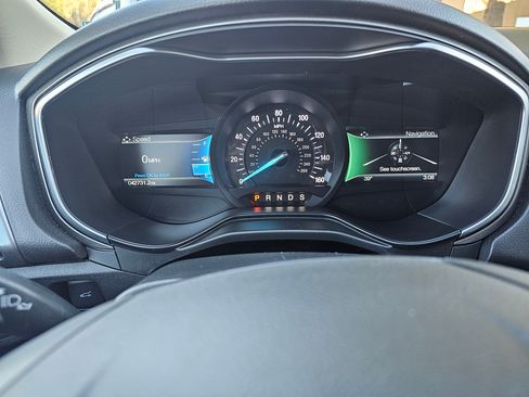 Used 2019 Ford Fusion SE w/ Equipment Group 151A image 10