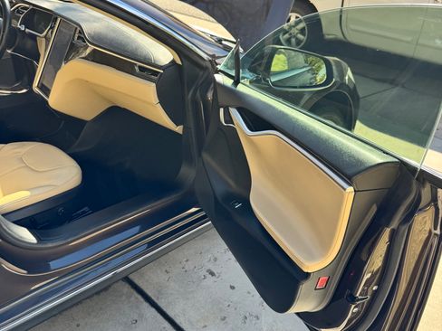 Used 2013 Tesla Model S image 9