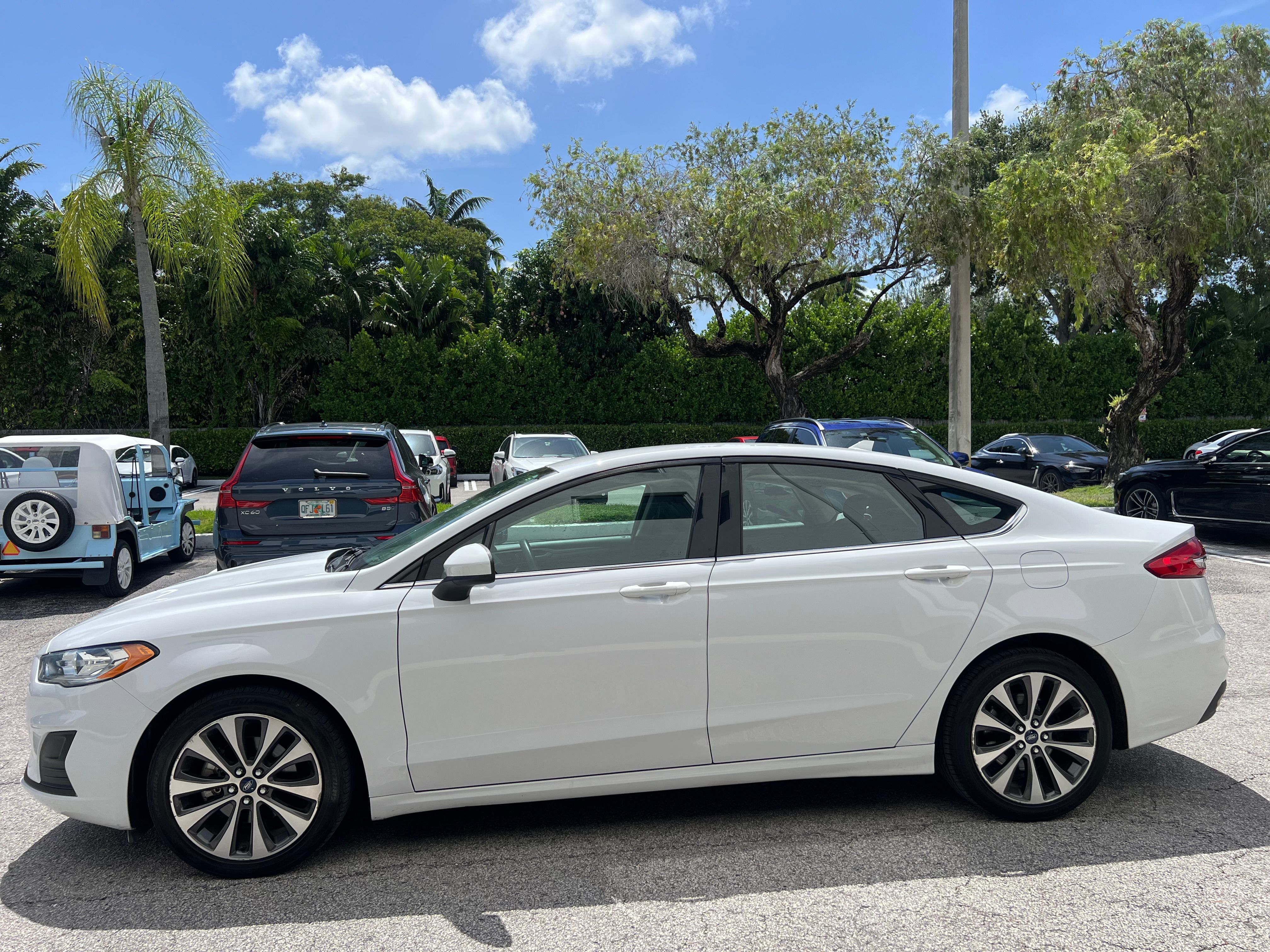 Used 2020 Ford Fusion SE image 9