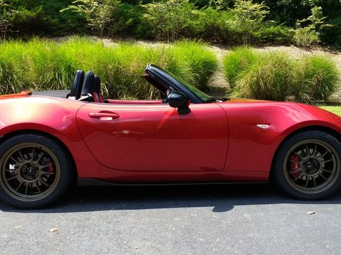 Used 2016 MAZDA MX-5 Miata Club w/ Brembo/BBS Package image 18