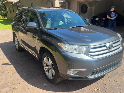 Used 2012 Toyota Highlander Limited image 4