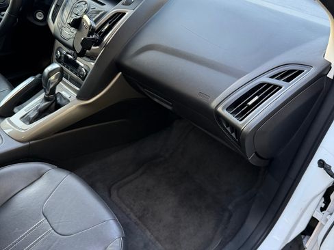 Used 2012 Ford Focus SEL FWD image 11