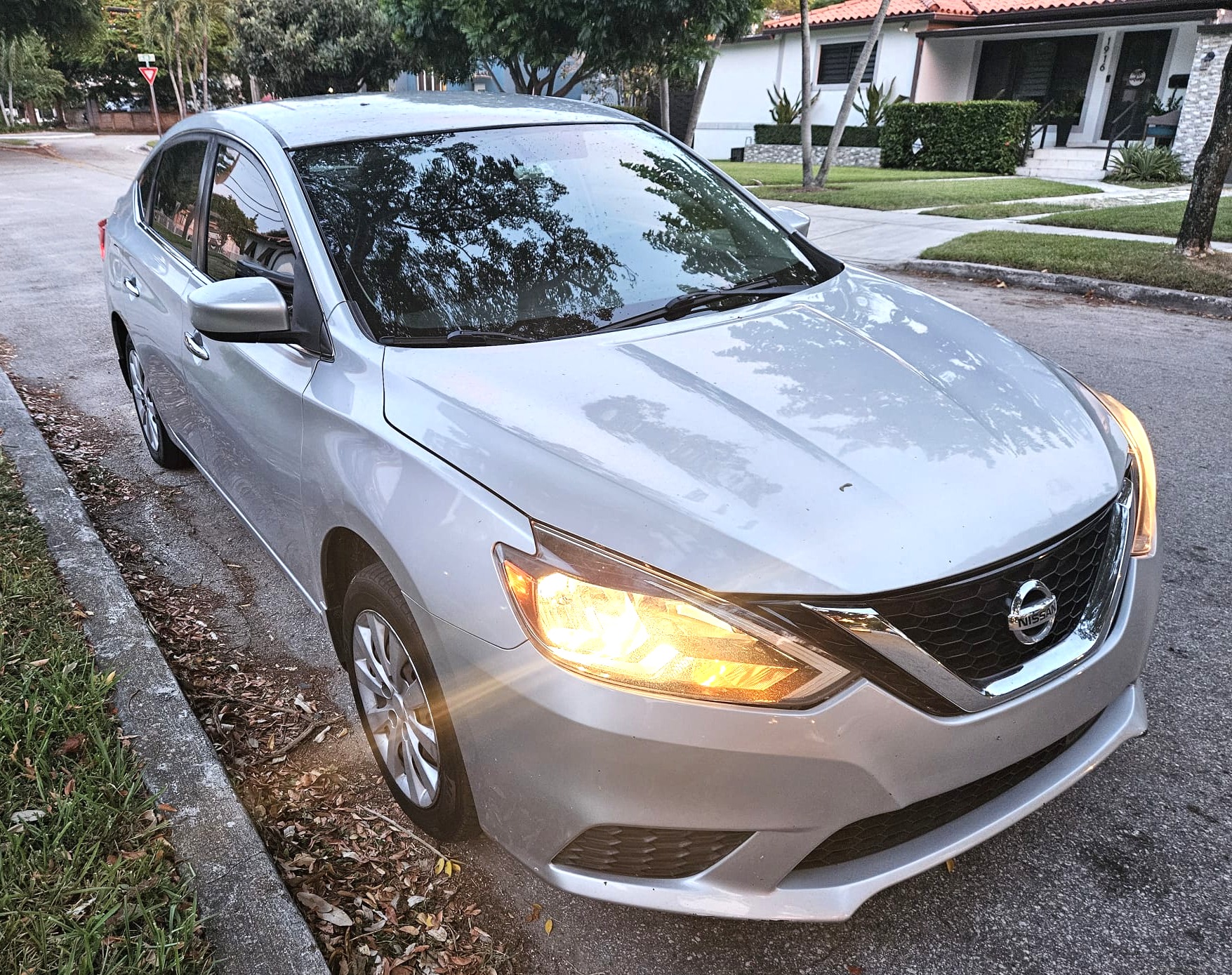 Used 2019 Nissan Sentra S FWD image 1