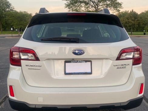 Used 2017 Subaru Outback 2.5i AWD/4WD image 2