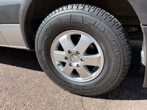 Used 2012 Mercedes-Benz Sprinter 2500 image 22