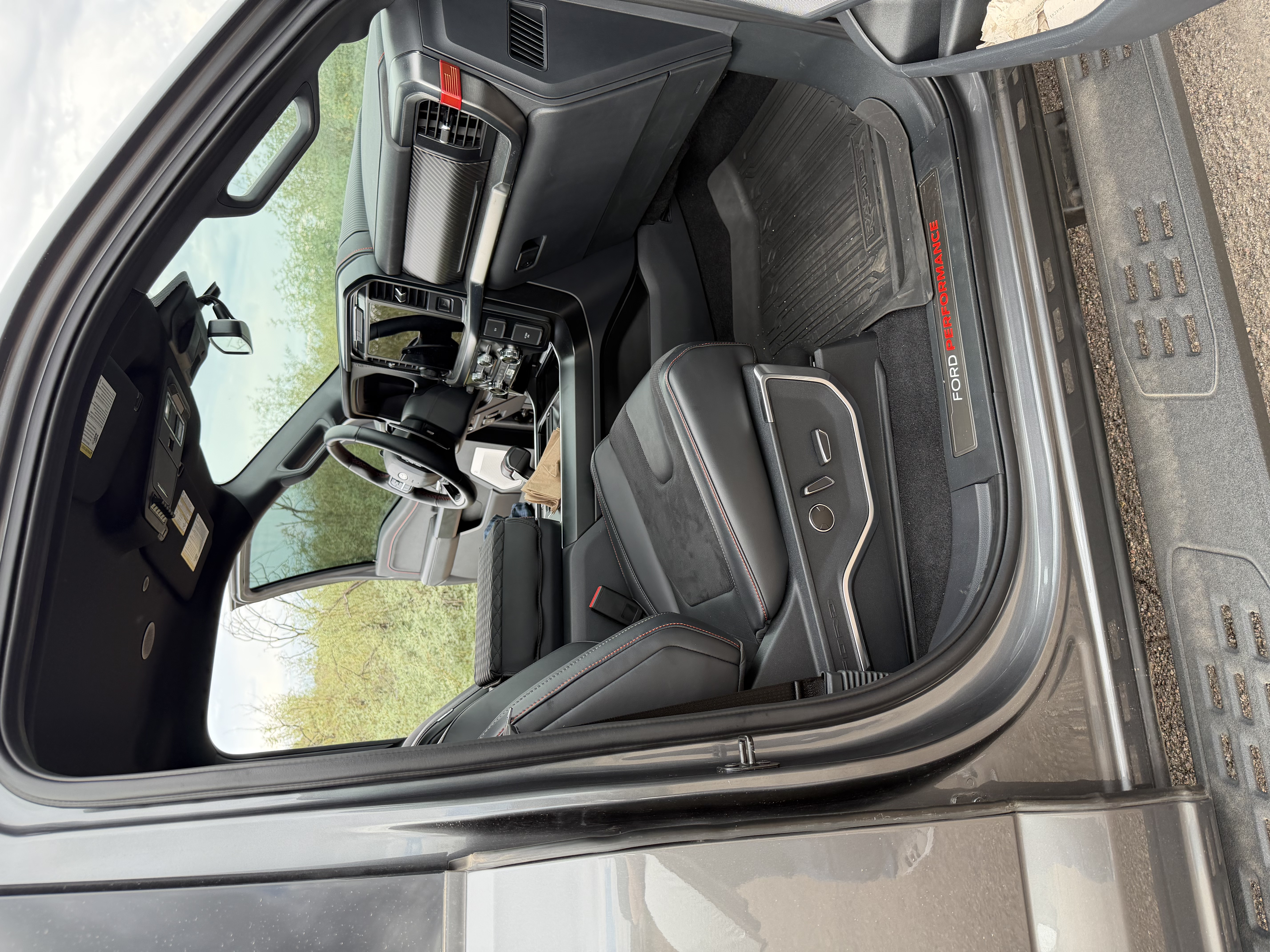 Used 2025 Ford F150 Raptor AWD/4WD image 13