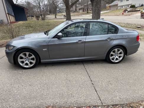 Used 2011 BMW 335i xDrive Sedan image 1