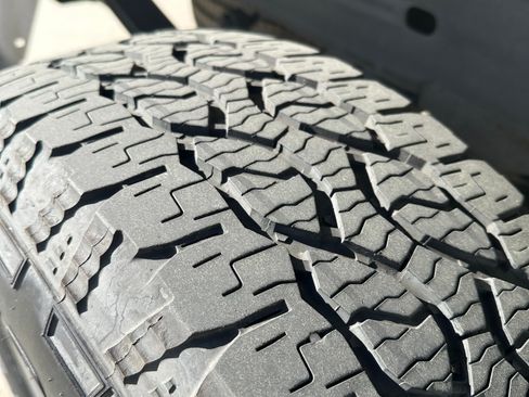 Used 2017 GMC Sierra 1500 2WD Regular Cab image 14