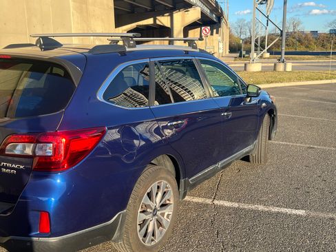Used 2017 Subaru Outback 3.6R Touring w/ Popular Package #5A image 2