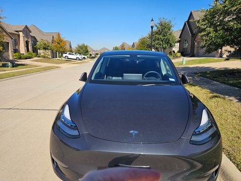 Used 2021 Tesla Model Y Long Range image 2
