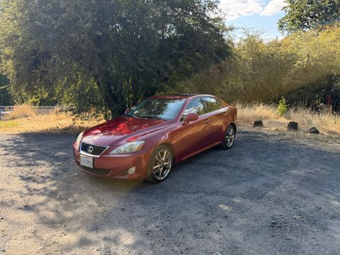 Used 2008 Lexus IS 350 RWD image 9
