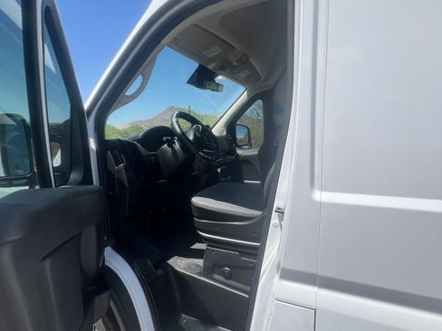 Used 2024 RAM ProMaster 3500 w/ Delivery Van Package FWD image 8