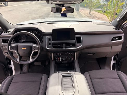 Used 2024 Chevrolet Tahoe LS RWD image 8